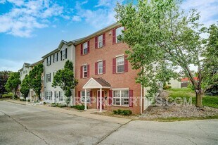 1123 N Byrne Rd in Toledo, OH - Building Photo