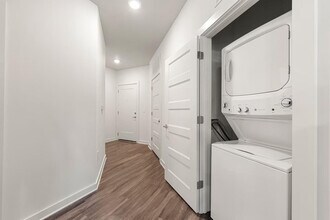 2048 Bolton Dr NW in Atlanta, GA - Building Photo - Building Photo