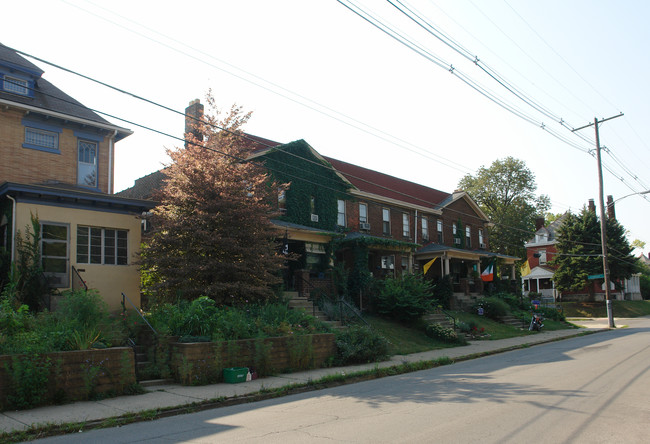 828-838 Dennison Ave in Columbus, OH - Building Photo - Building Photo