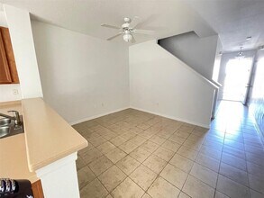 5168 Regatta Dr in Kissimmee, FL - Foto de edificio - Building Photo