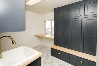 1306 Thornfield Rd in Kaysville, UT - Foto de edificio - Building Photo