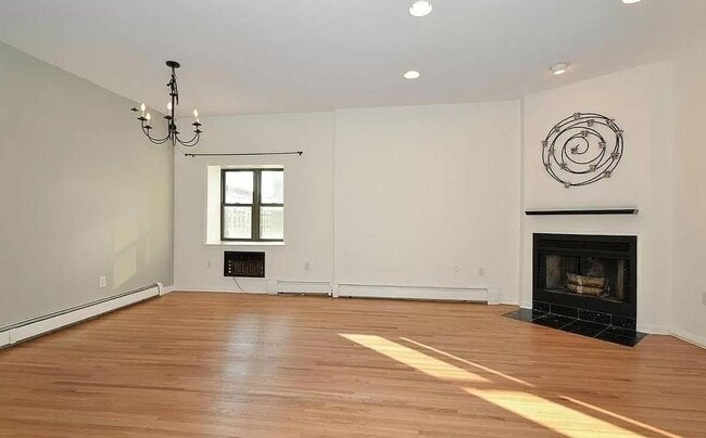 80 Bloomfield St, Unit 4B