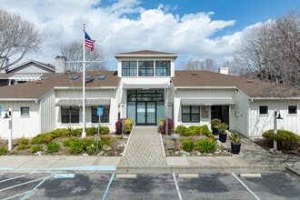 The Cove at Marina Bay in Richmond, CA - Building Photo - Building Photo