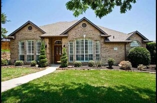 9702 Valley Lake Ct in Irving, TX - Building Photo