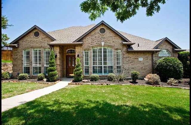 9702 Valley Lake Ct in Irving, TX - Building Photo