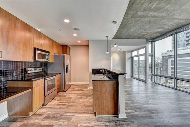 923 Peachtree St NE in Atlanta, GA - Building Photo - Building Photo