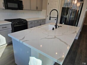 525 Aliki Dr in Vacaville, CA - Building Photo - Building Photo