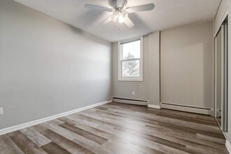 Uplands Manor in Calgary, AB - Building Photo - Building Photo