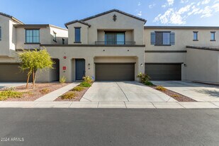 3900 E Baseline Rd in Phoenix, AZ - Building Photo