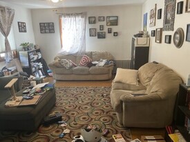 16 Hanson Rd, Unit #1 in Saugus, MA - Building Photo