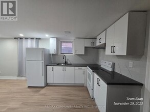 15 Goodall Dr in Toronto, ON - Building Photo - Building Photo