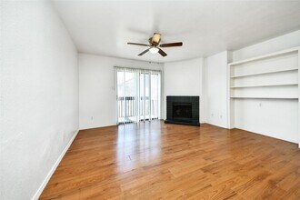 12905 Woodforest Blvd in Houston, TX - Building Photo - Building Photo