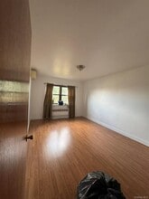 52-02 62nd St in Queens, NY - Foto de edificio - Building Photo