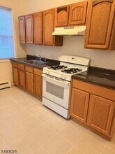 403 S Clinton St in East Orange, NJ - Foto de edificio - Building Photo
