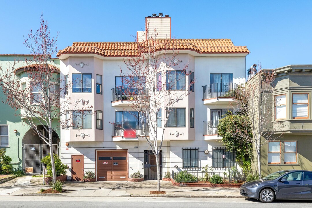 2906 San Bruno Ave in San Francisco, CA - Building Photo