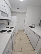 5040 Park Central Dr in Orlando, FL - Building Photo - Building Photo
