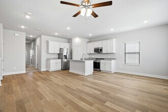 10239 Briarwood Nook in San Antonio, TX - Foto de edificio - Building Photo