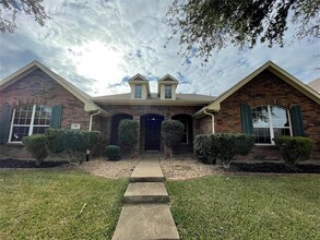 502 Azalea Dr in Glenn Heights, TX - Building Photo - Building Photo