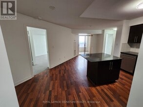 310 Burnhamthorpe Rd W in Mississauga, ON - Building Photo - Building Photo