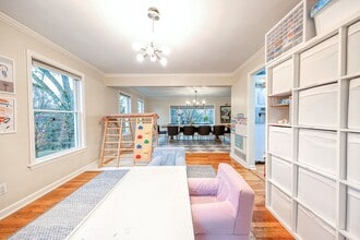 323 Cornwall Dr in Pittsburgh, PA - Building Photo - Building Photo