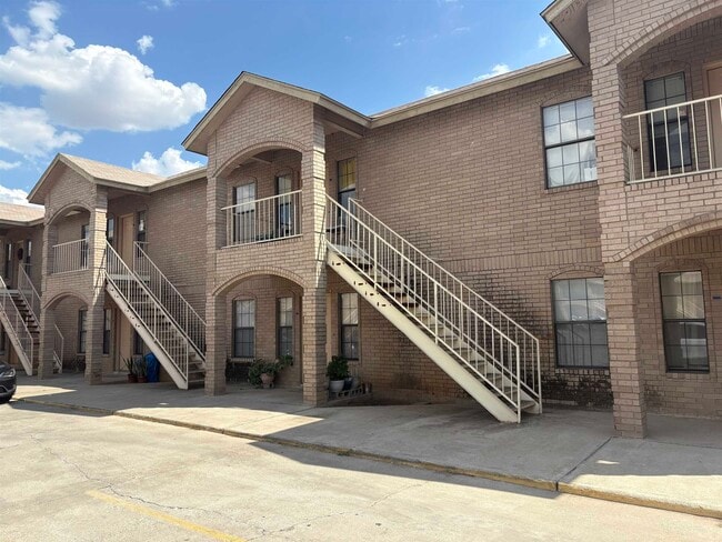 4419 Springfield Ave in Laredo, TX - Building Photo - Building Photo