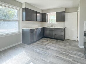 229 Lemyra St SE in Grand Rapids, MI - Building Photo - Building Photo