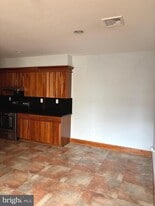 1338 W Girard Ave in Philadelphia, PA - Building Photo