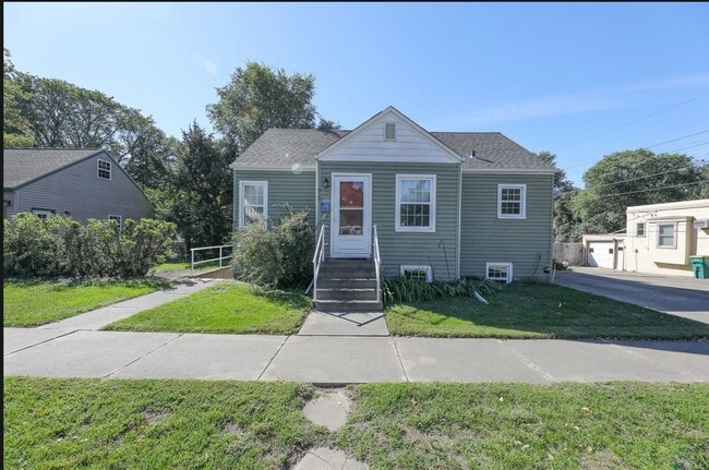 property at 915 E Ave E