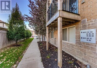 185 Windale Crescent in Kitchener, ON - Building Photo - Building Photo