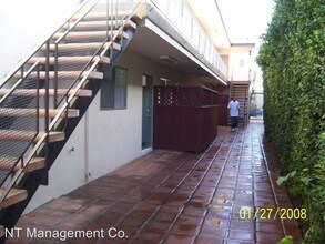 12750 Matteson Ave-Unit -Apt 3 in Los Angeles, CA - Building Photo - Building Photo