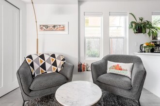 6824 N Catlin Ave in Portland, OR - Building Photo - Building Photo