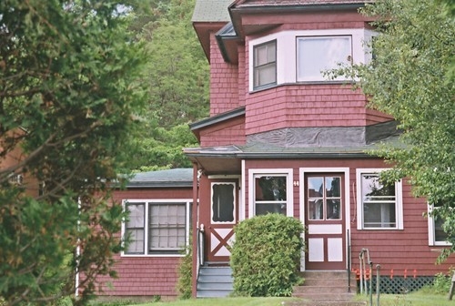 44 Church St in Saranac Lake, NY - Foto de edificio - Building Photo