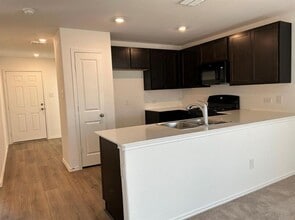 2413 Windrow Ln in Lockhart, TX - Building Photo - Building Photo
