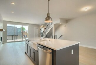 8039 W 52nd Ave in Arvada, CO - Building Photo - Building Photo