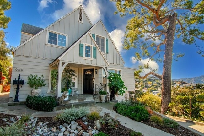934 Highline Rd in Glendale, CA - Building Photo - Building Photo