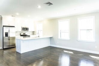 79 Linden St, Unit 3 in Boston, MA - Building Photo - Building Photo