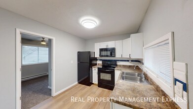 2 Bedroom 1 Bathroom Home, Unit E3 in Sioux Falls, SD - Foto de edificio - Building Photo