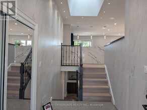 10 Tangmere Rd in Toronto, ON - Building Photo - Building Photo