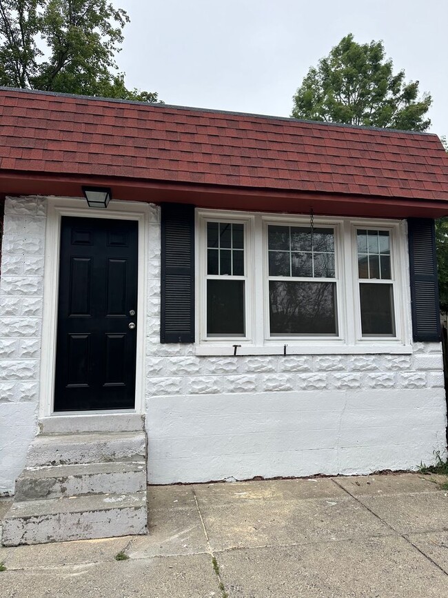 property at 41 E Filbert St