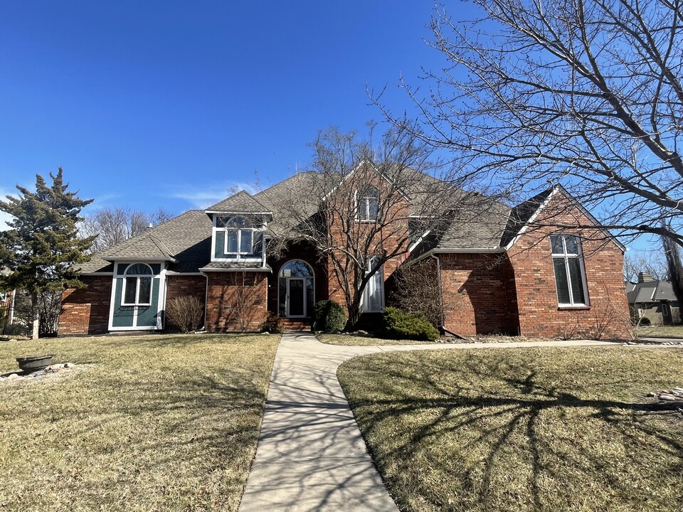 1024 N Broadmoor St in Wichita, KS - Foto de edificio