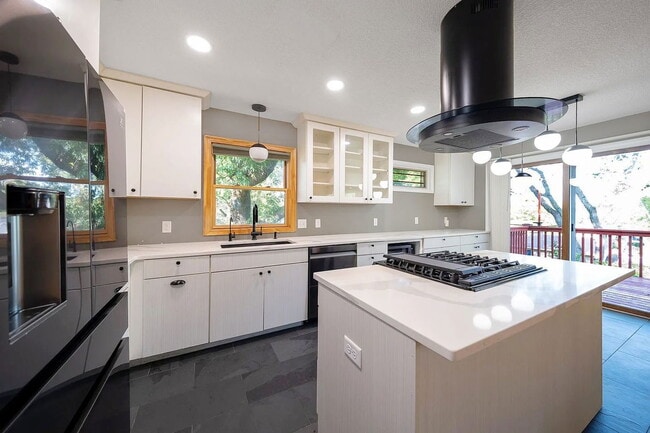 6960 Fernbrook Ln N in Maple Grove, MN - Building Photo - Building Photo