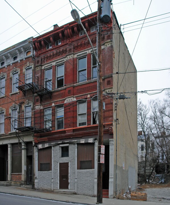 2270 Vine St in Cincinnati, OH - Building Photo