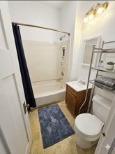 823 E Johnson St, Unit 4 in Madison, WI - Building Photo - Building Photo