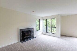 358 S Pantops Dr in Charlottesville, VA - Building Photo - Building Photo