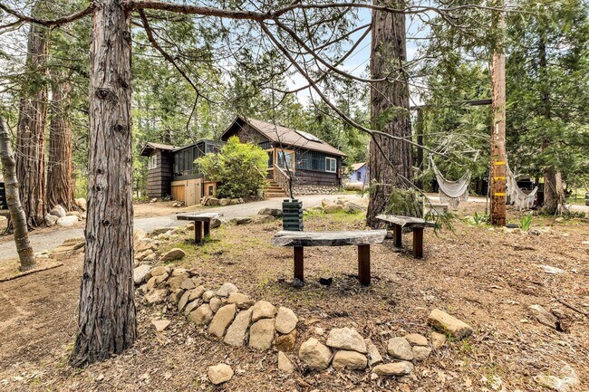 54105 S Circle Dr in Idyllwild, CA - Building Photo - Building Photo