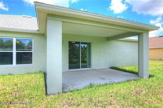 8336 99th Ct in Vero Beach, FL - Building Photo - Building Photo