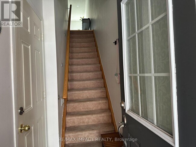 27 Cooperage Ln in Ajax, ON - Building Photo - Building Photo