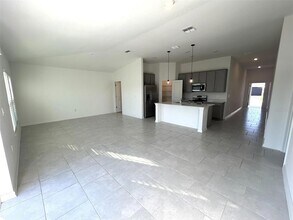 4834 Edensbridge Ln in Kissimmee, FL - Building Photo - Building Photo