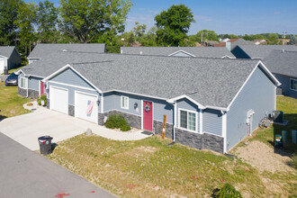 Lake Forest Apartments in Fort Wayne, IN - Foto de edificio - Building Photo