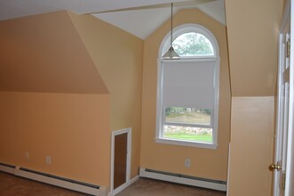 25 Mt Vickery Rd in Southborough, MA - Foto de edificio - Building Photo